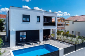 House with pool Villa Angelo Vrsi